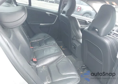 2014 Volvo S60 T5 z USA, uszkodzony, nr VIN YV1612FS8E2271678